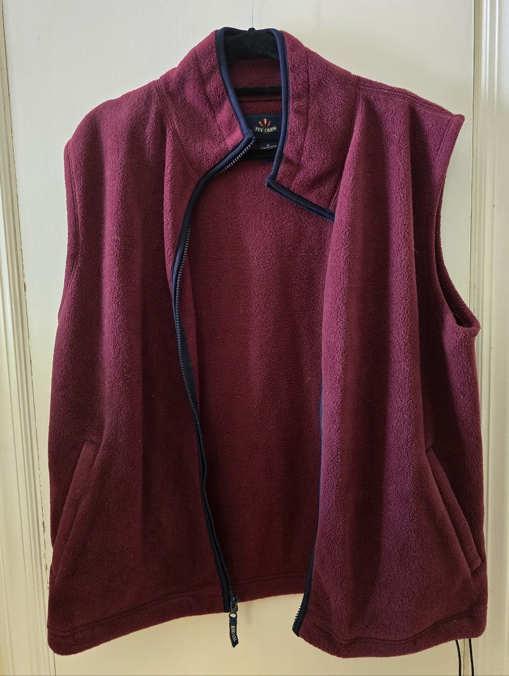 Men's Ivy Crew Fleece Vest, Burgundy, Size M
